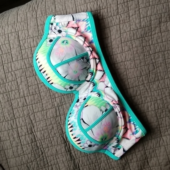 OP Structured Strapless Bikini Top Women's Swim EUC - Picture 1 of 6